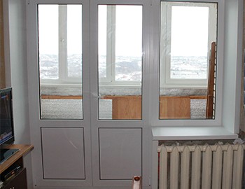 Дверь ПВХ на балконе и лоджии